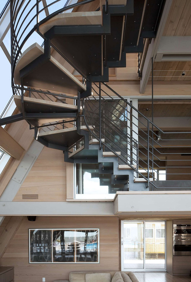 海滨三角型别墅-楼梯
