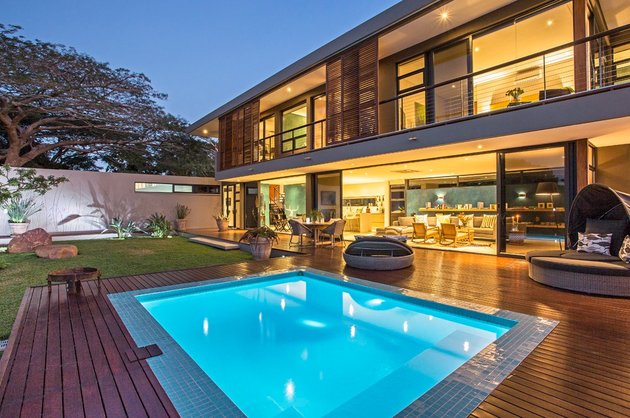 ��ɫ�������